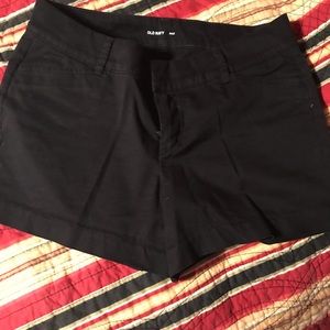 Old navy pixie  chino black shorts size 4/5